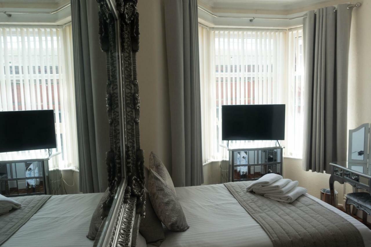 The Kings Cross Hotel Blackpool Room photo